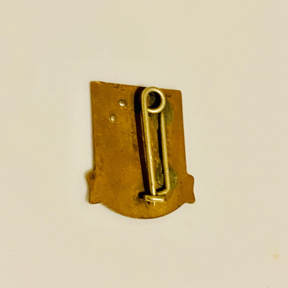 Vintage WWII Technical Training Pin-Back - Picture 4 of 4